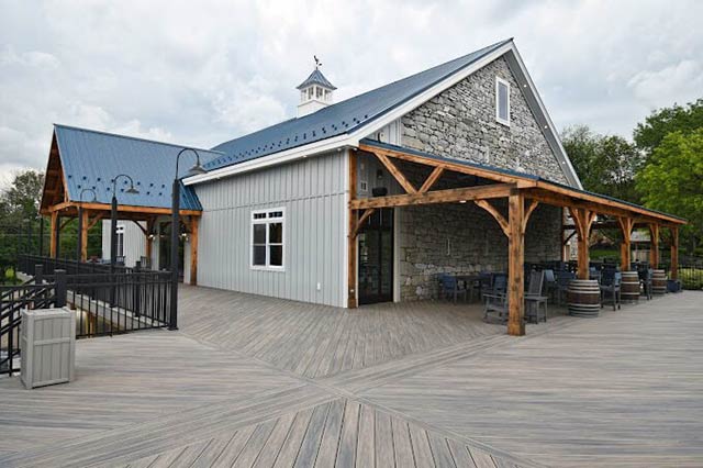 The Barn at Creek’s Bend venue